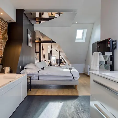 Nuits Secretes Un Instant Privilegie Et Sensuel Bourg-Achard